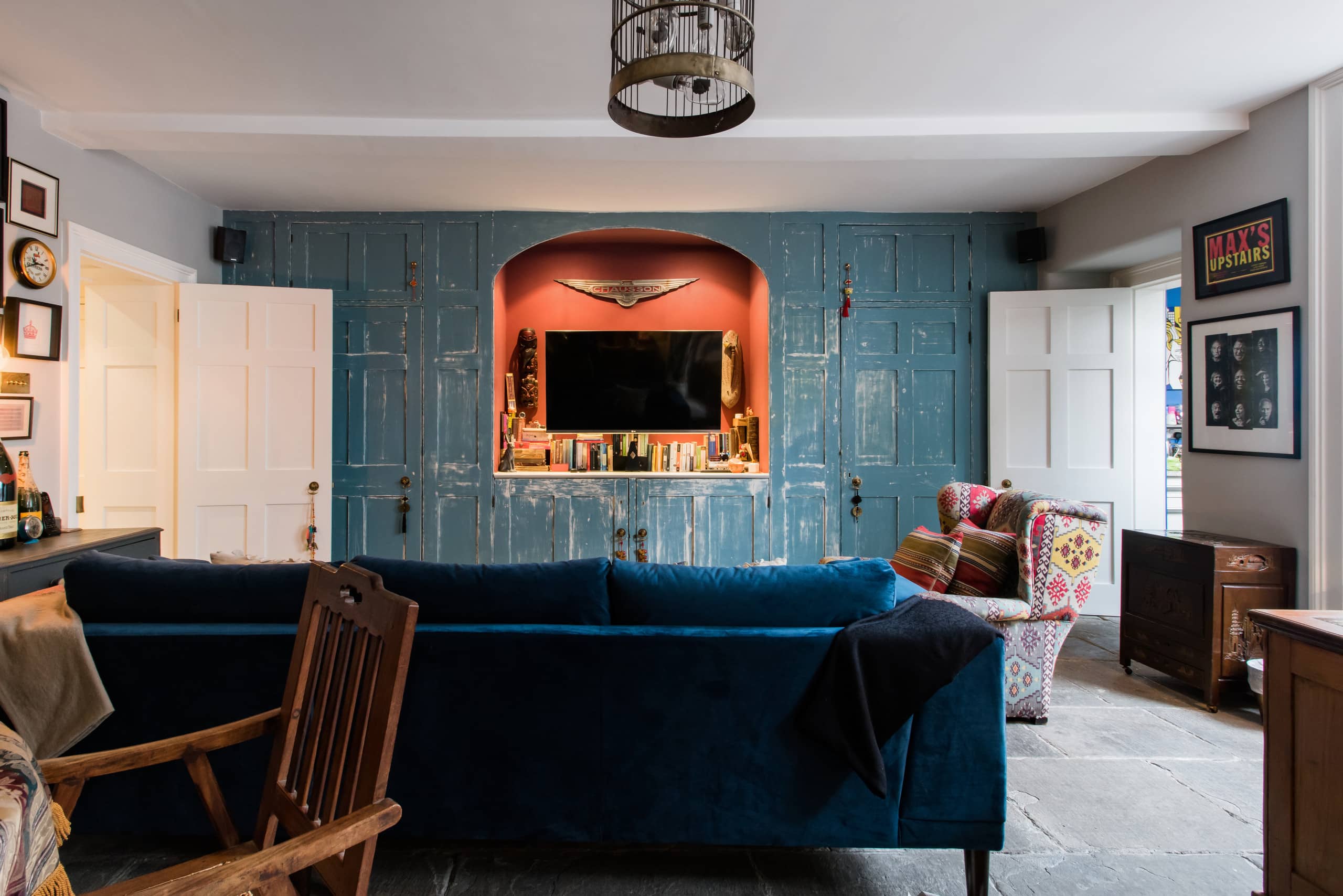 Georgian rooms, collected treasures at the courtyard apartment, Bath